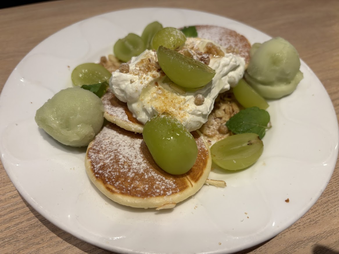 ガーデンパンケーキ ～シャインマスカット