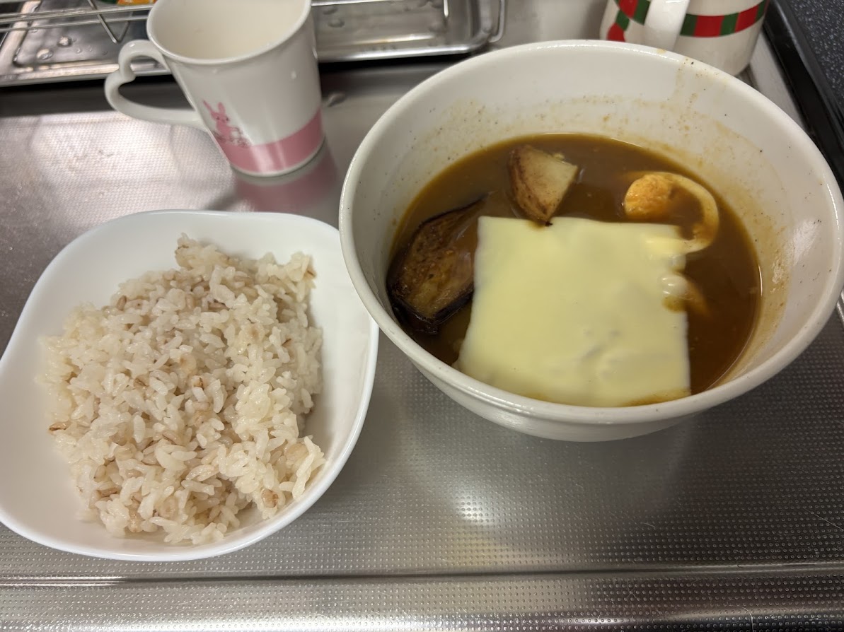モランボン ごろごろ野菜で作る スープカレー用スープで作ったスープカレー、チーズ入り