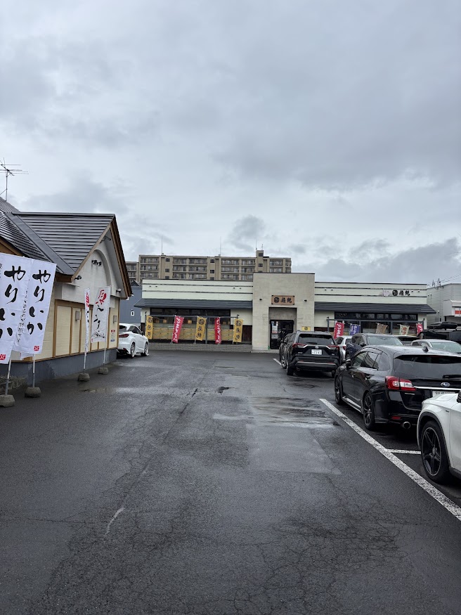 ごまそば遊鶴北38条店 店舗外観（トリトン 栄町店も）