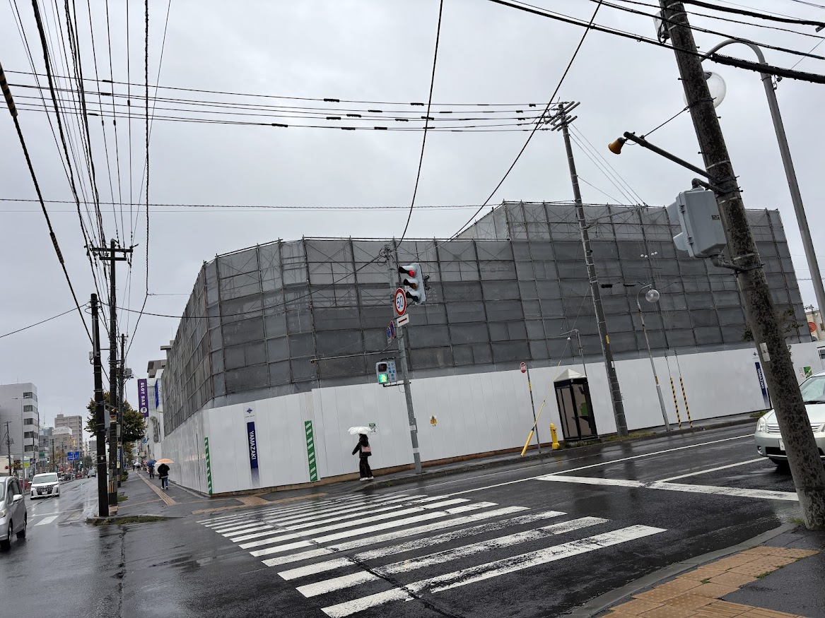 火災で焼失したHonda Cars 南札幌 元町駅前店、建設中？