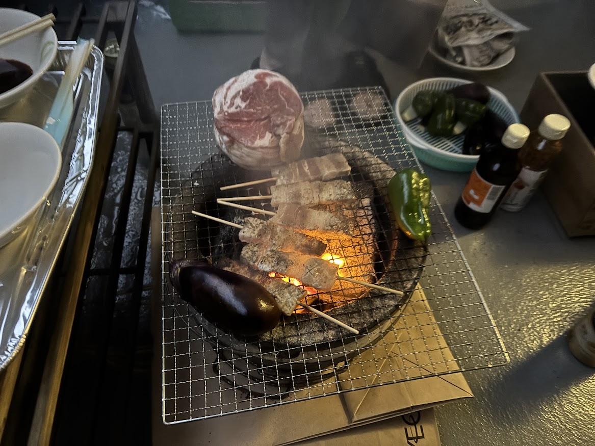 ベランダでバーベキュー、ラム肉等