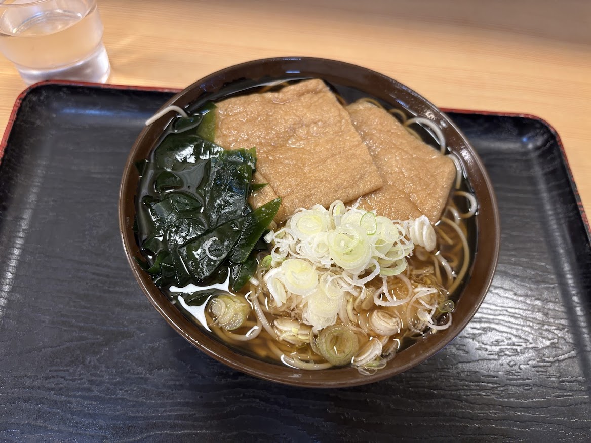 越後十日町そば がんぎ 三田店できつねそば（十日町そば、へぎそば）
