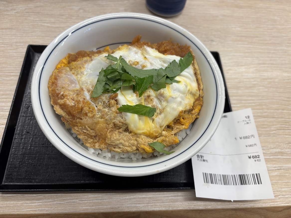 かつや  浅草橋店でカツ丼（梅）、682円