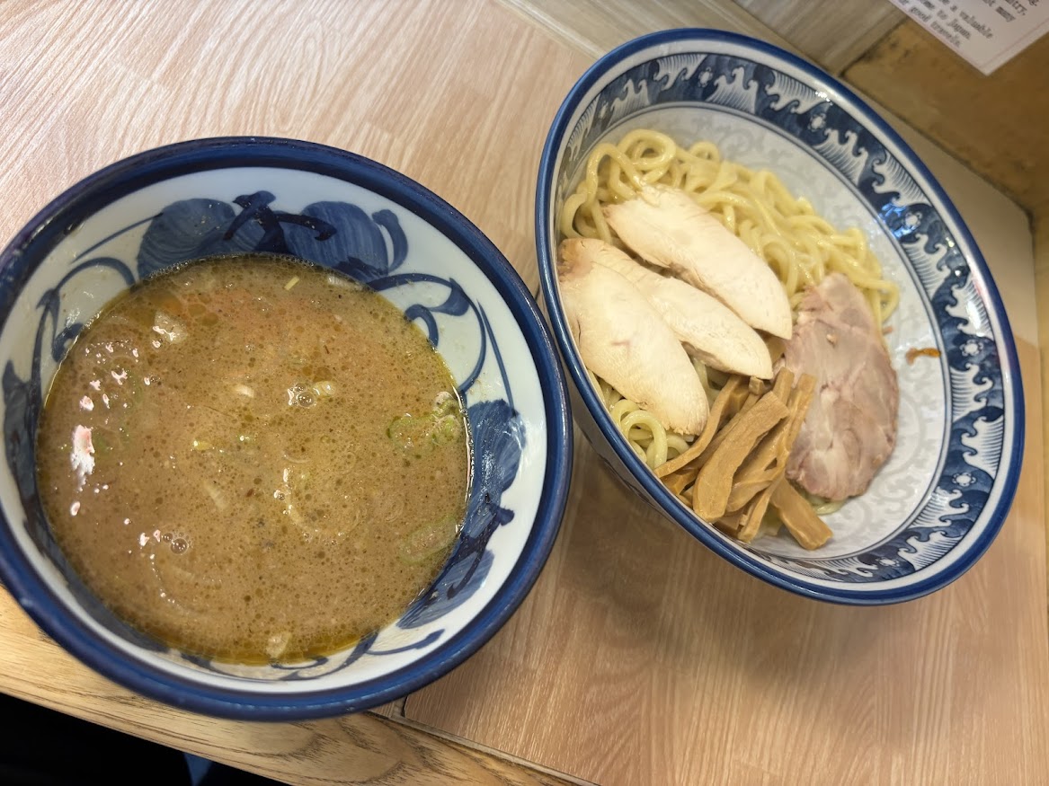 【やはり高野豆腐入り麺で】末広町・秋葉原の濃厚鶏魚介 つけ麺 油そば 天想伝 楽で鶏つけ麺【たくさん食べても罪悪感減という事で麺400g】【20251106】