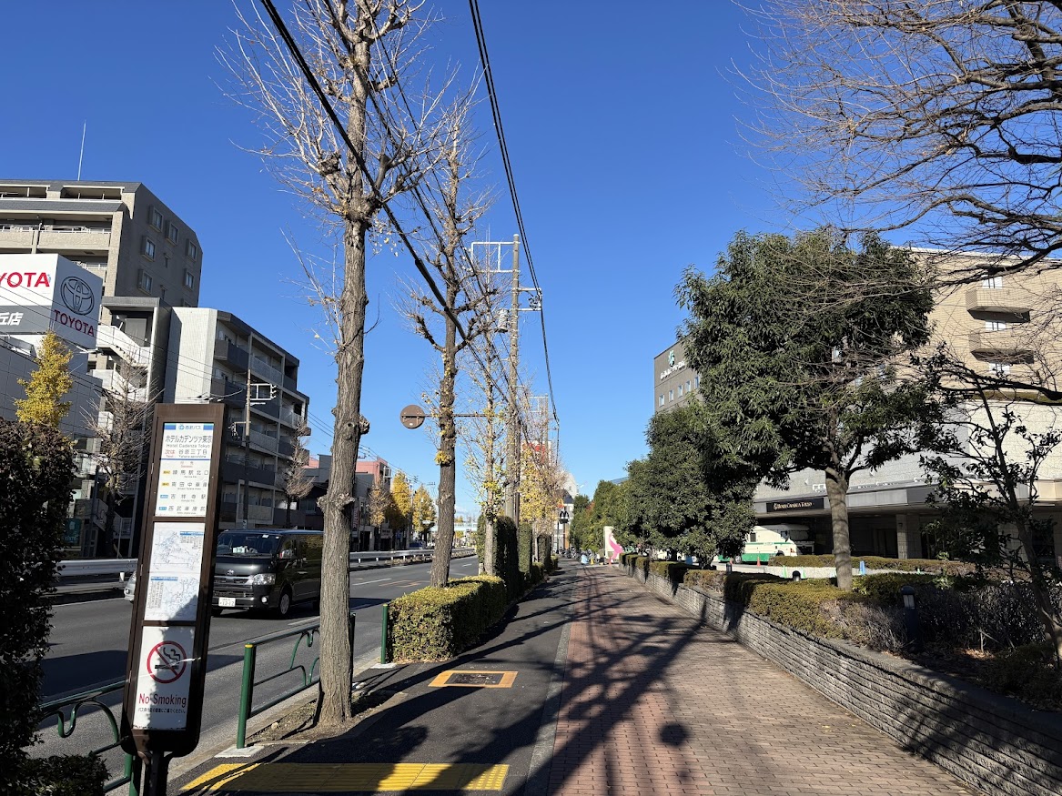 吉60系統　吉祥寺駅方面行き西武バスでホテルカデンツァ東京 バス停