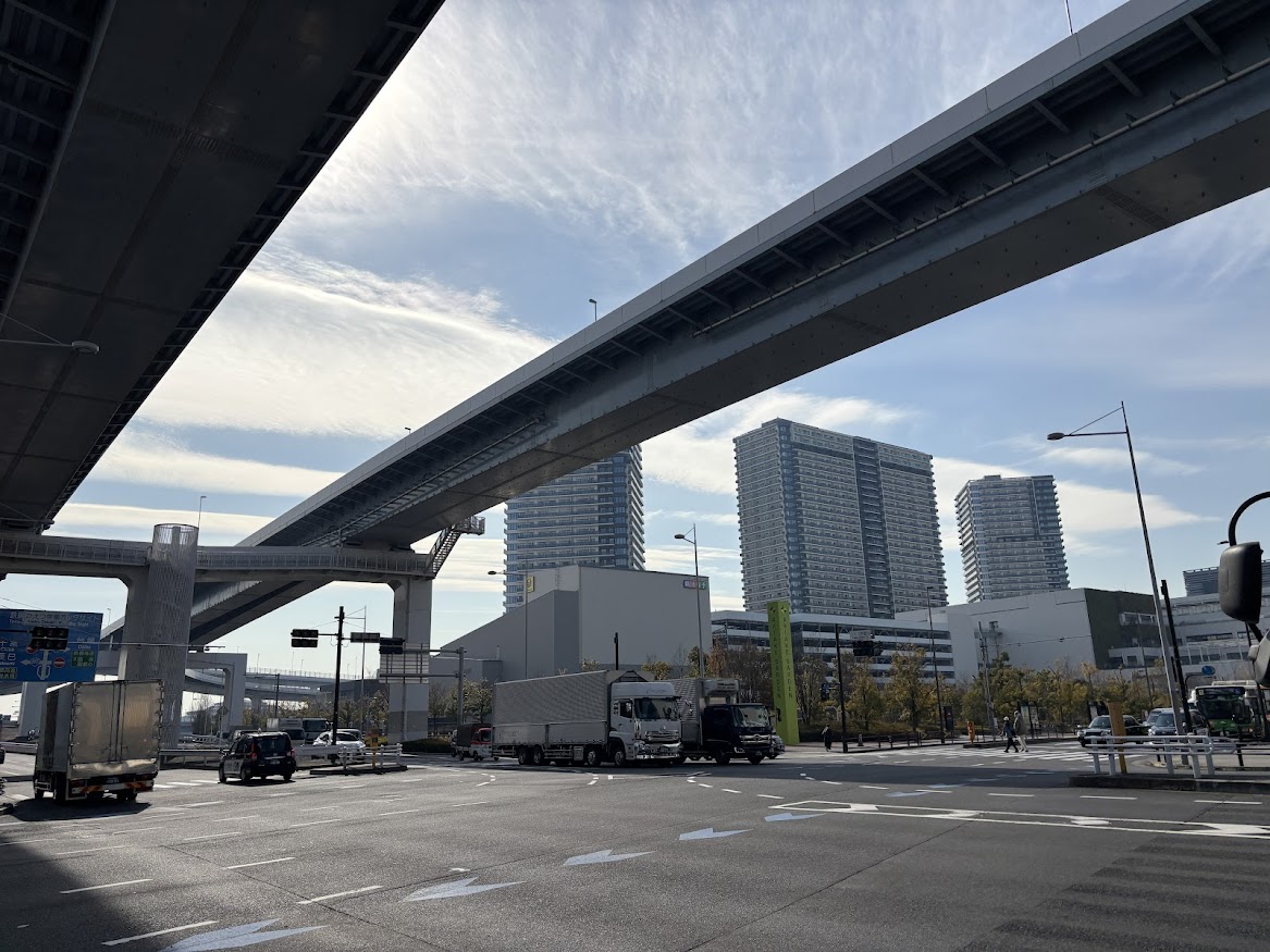 有明小中学校前バス停付近