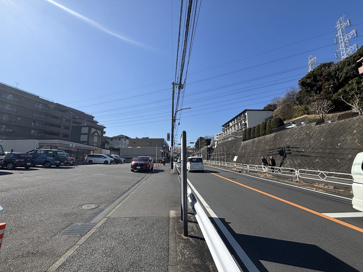 横浜市営地下鉄ブルーライン 下永谷駅前