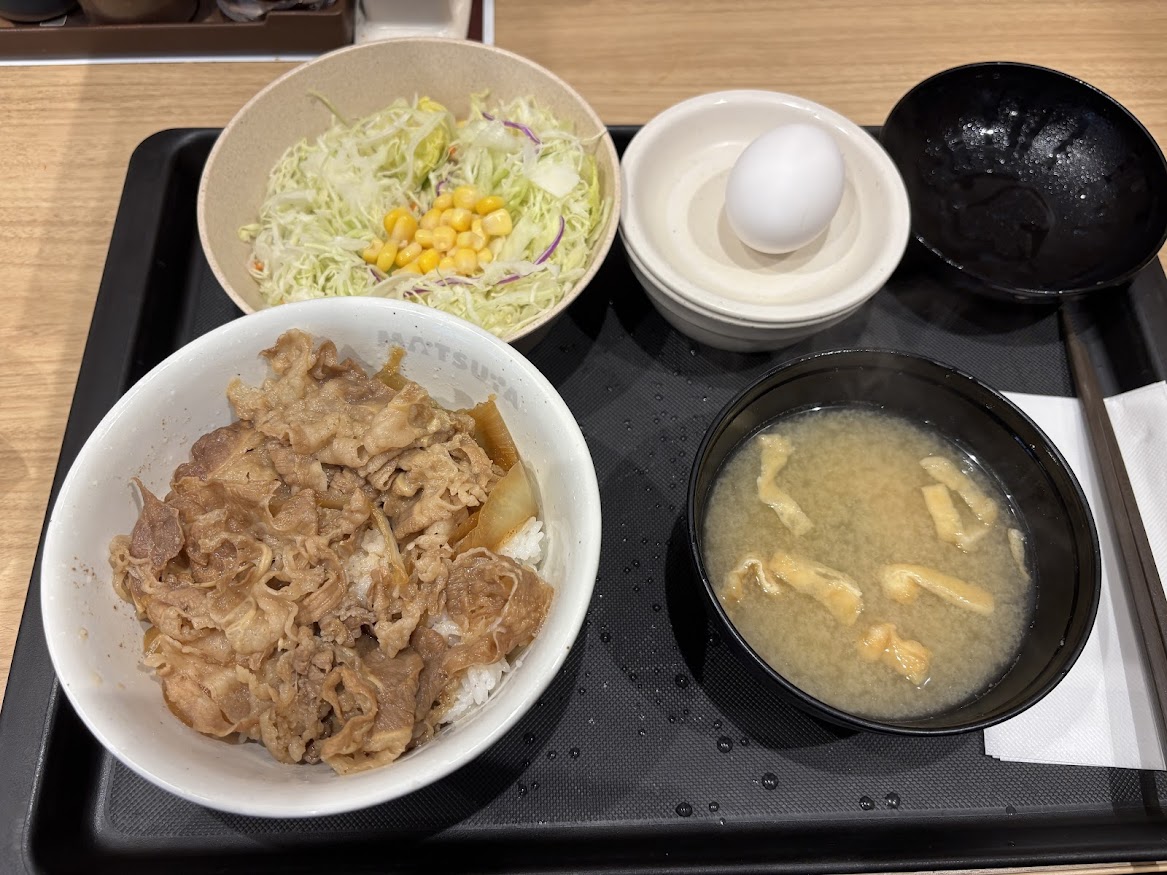 松屋 堀切菖蒲園店で牛めしランチセット（並盛）と生玉子【680円】