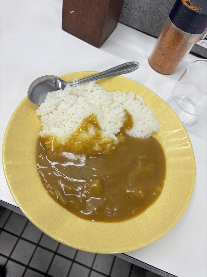 王子駅近くの「立喰そば処 きそば」でカレーライス【蕎麦屋さんのカレー】