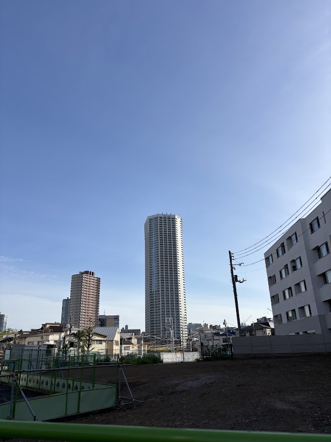 余丁町児童遊園から新宿方面
