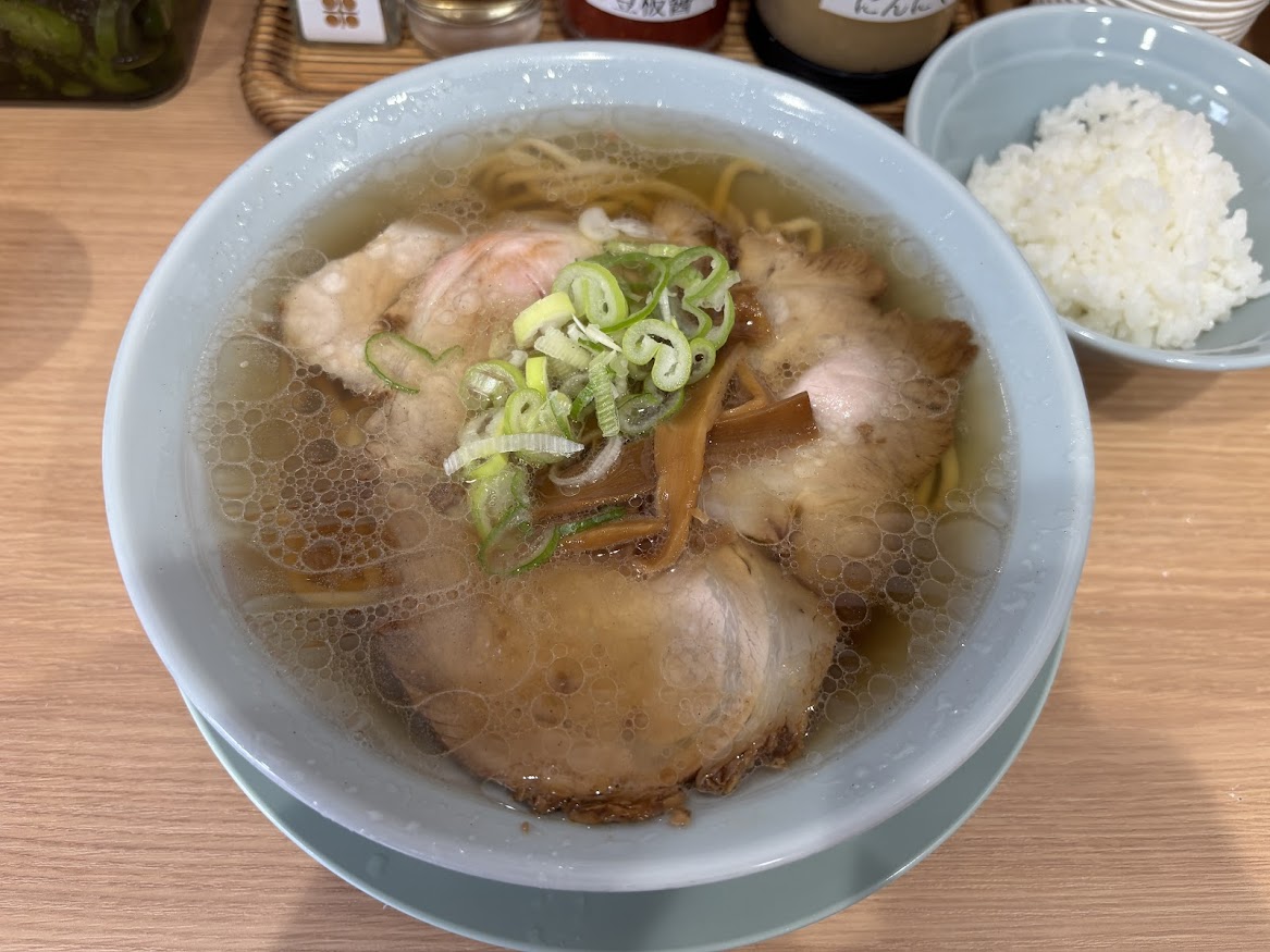 中華そば いたばし製麺で中華そば（とサービスのライス（小））【いわゆる「ちゃん系ラーメン」】