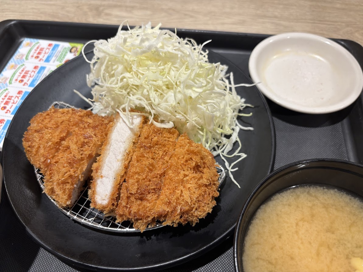 松屋 明大前店（松のや・マイカリー食堂併設）で"大麦豚"ロースかつ定食クーポン割引（ライス並）
