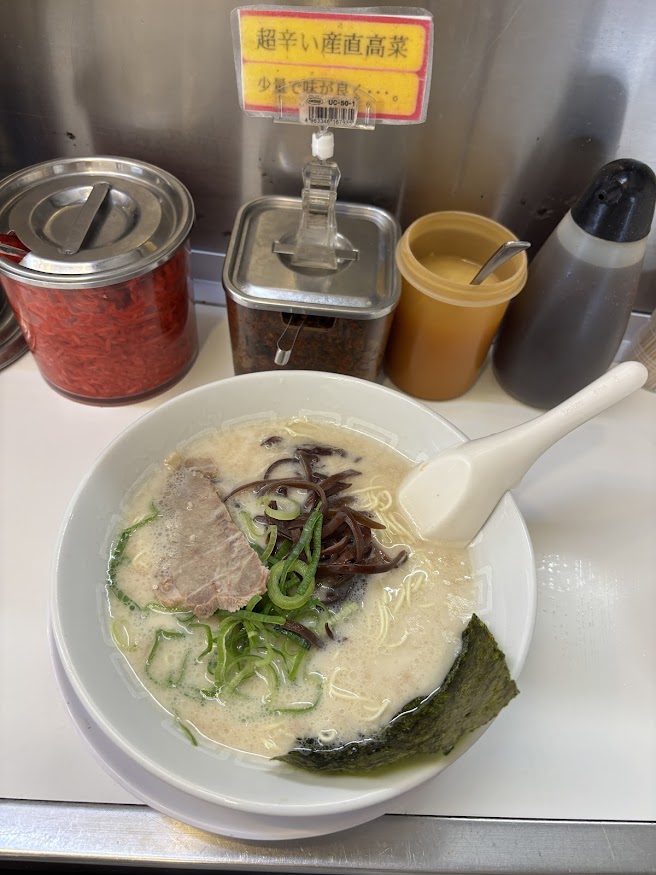 博多天神 新橋1号店でラーメン（豚骨ラーメン） 650円