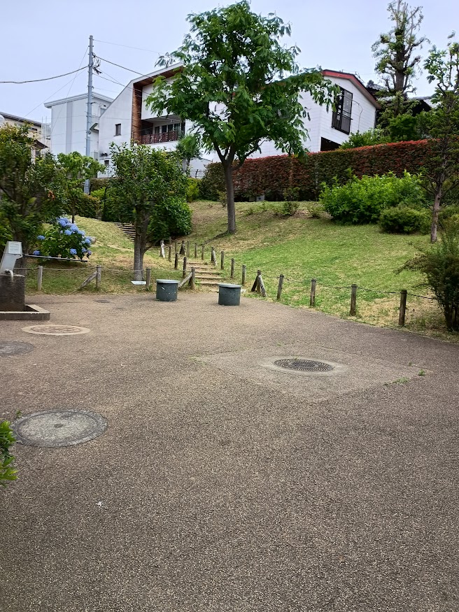 代沢草の丘広場