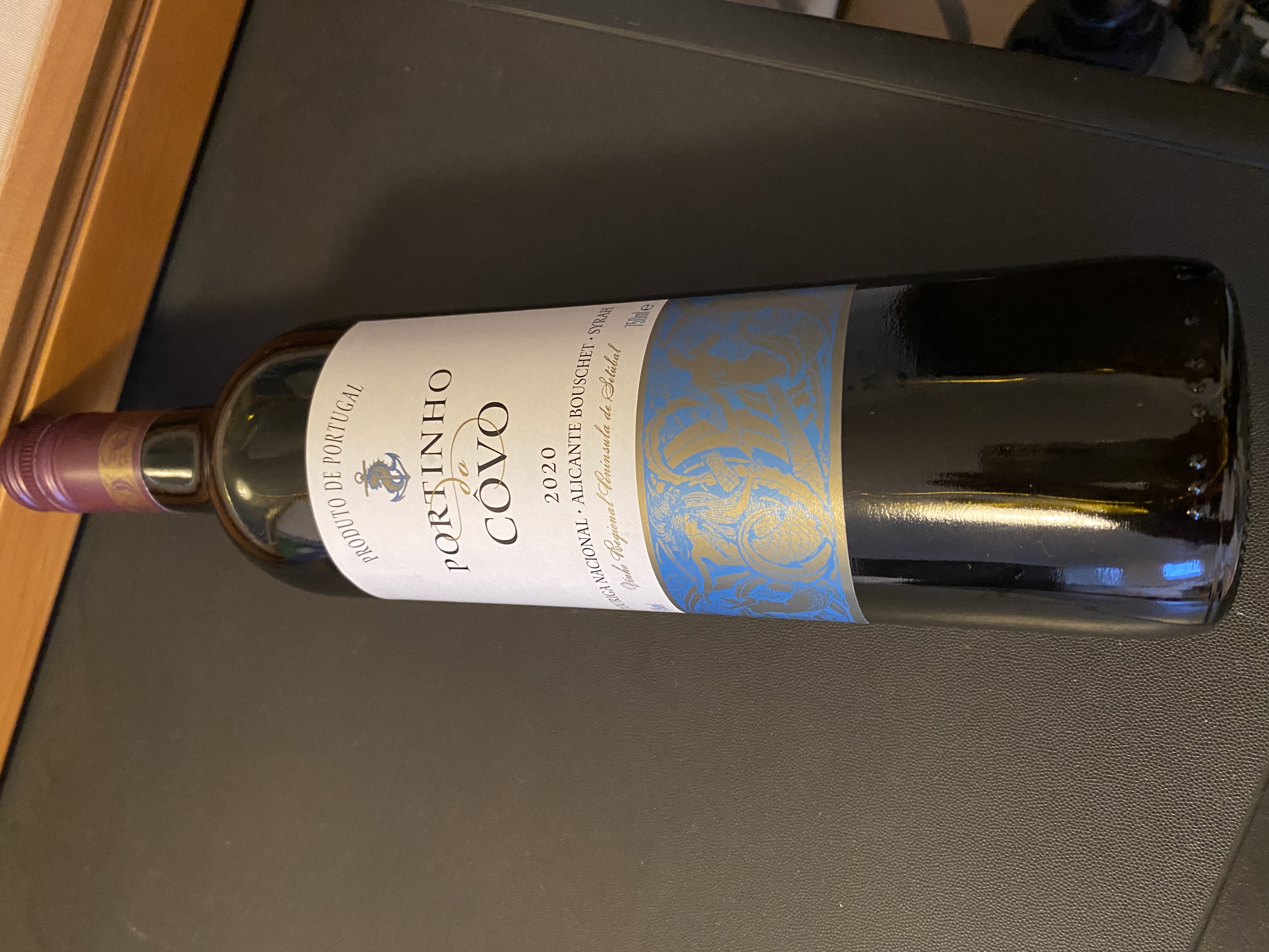 セイコーマートで買ってきたポルトガルの赤ワイン Portinho do Covo（ポルティーニョ ド コーヴォ）2020