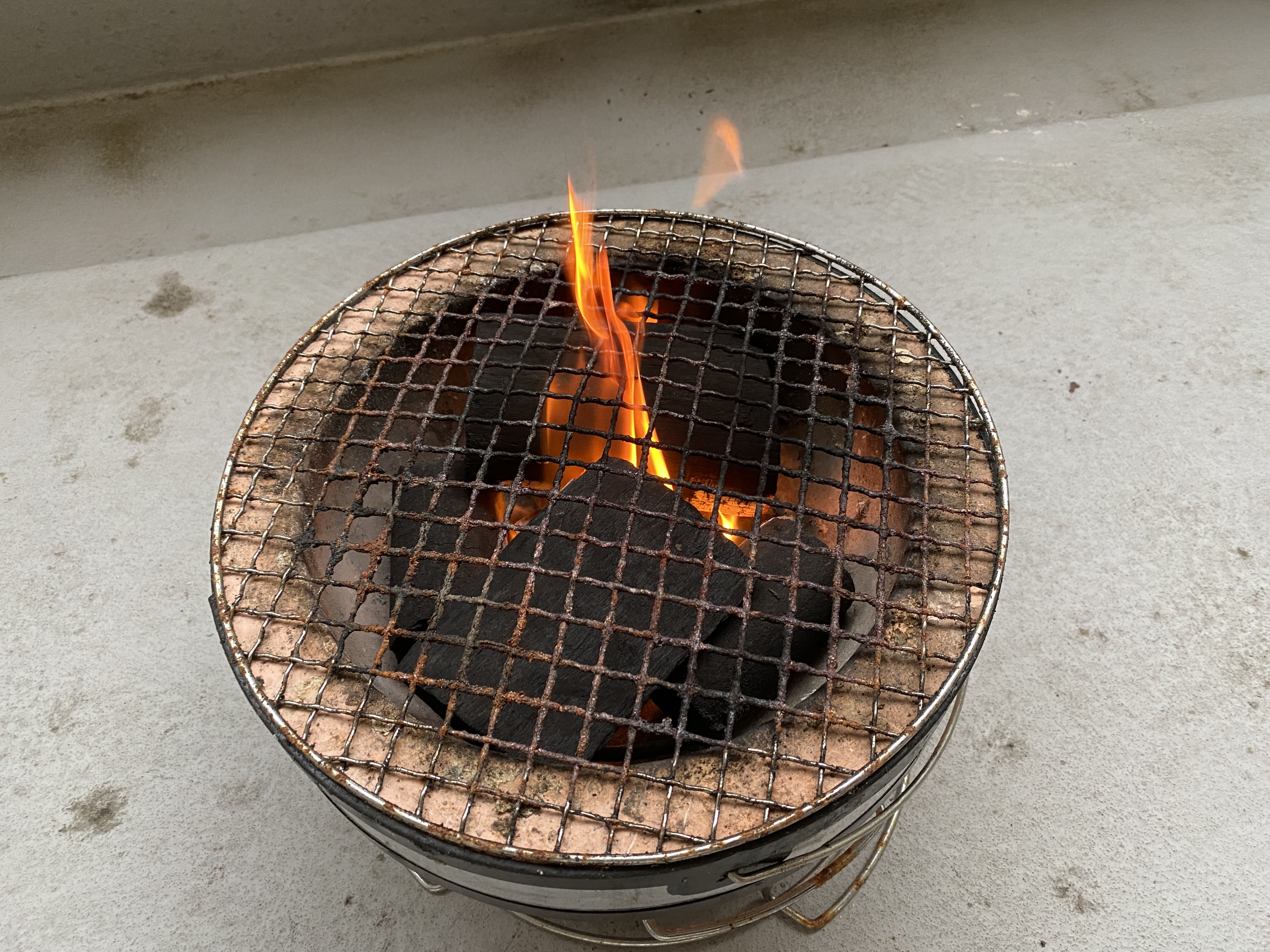 炭火でバーベキュー後