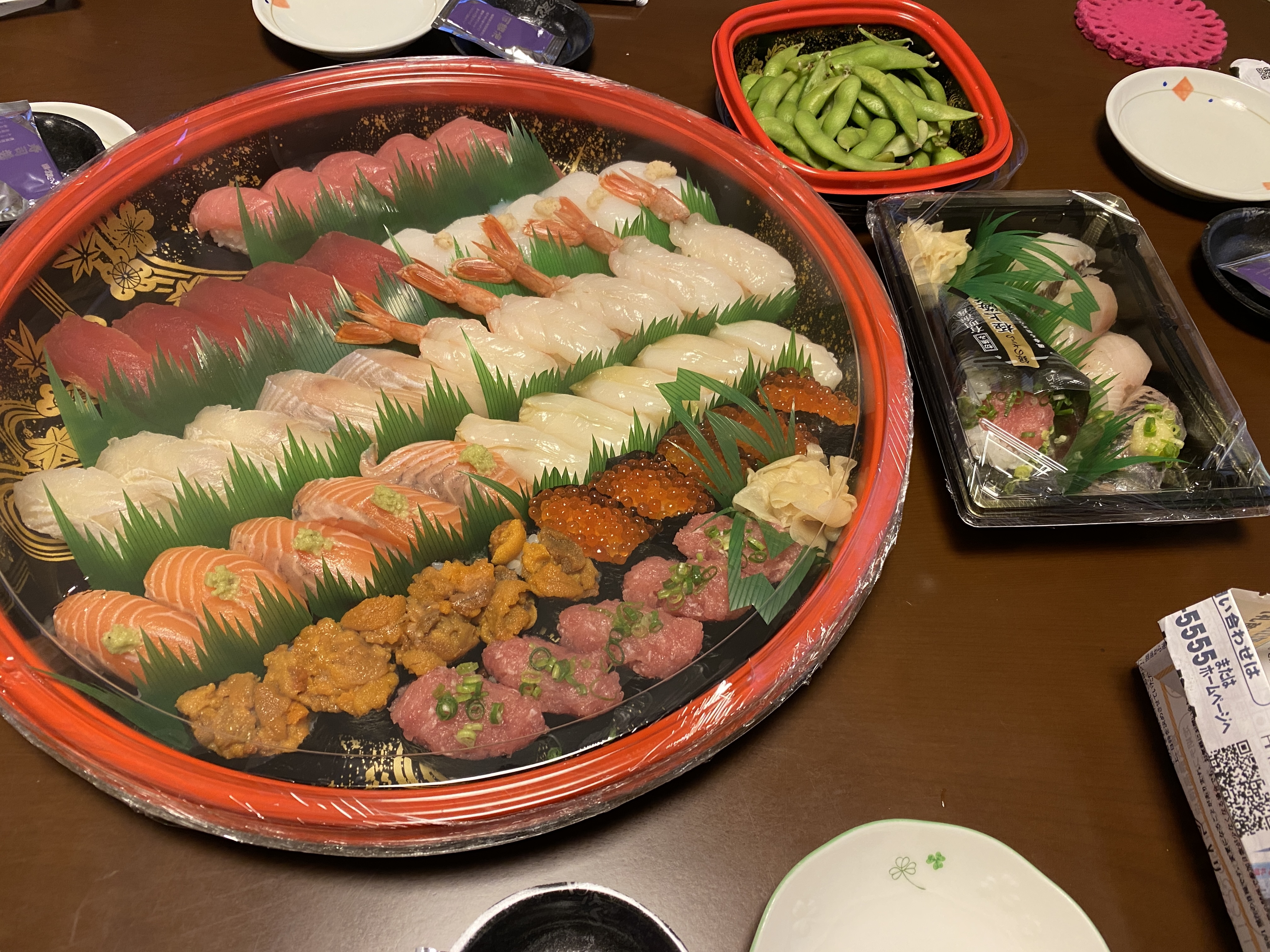 銀のさらの寿司、鶏唐揚げ、食べつくせ九州フェアの寿司