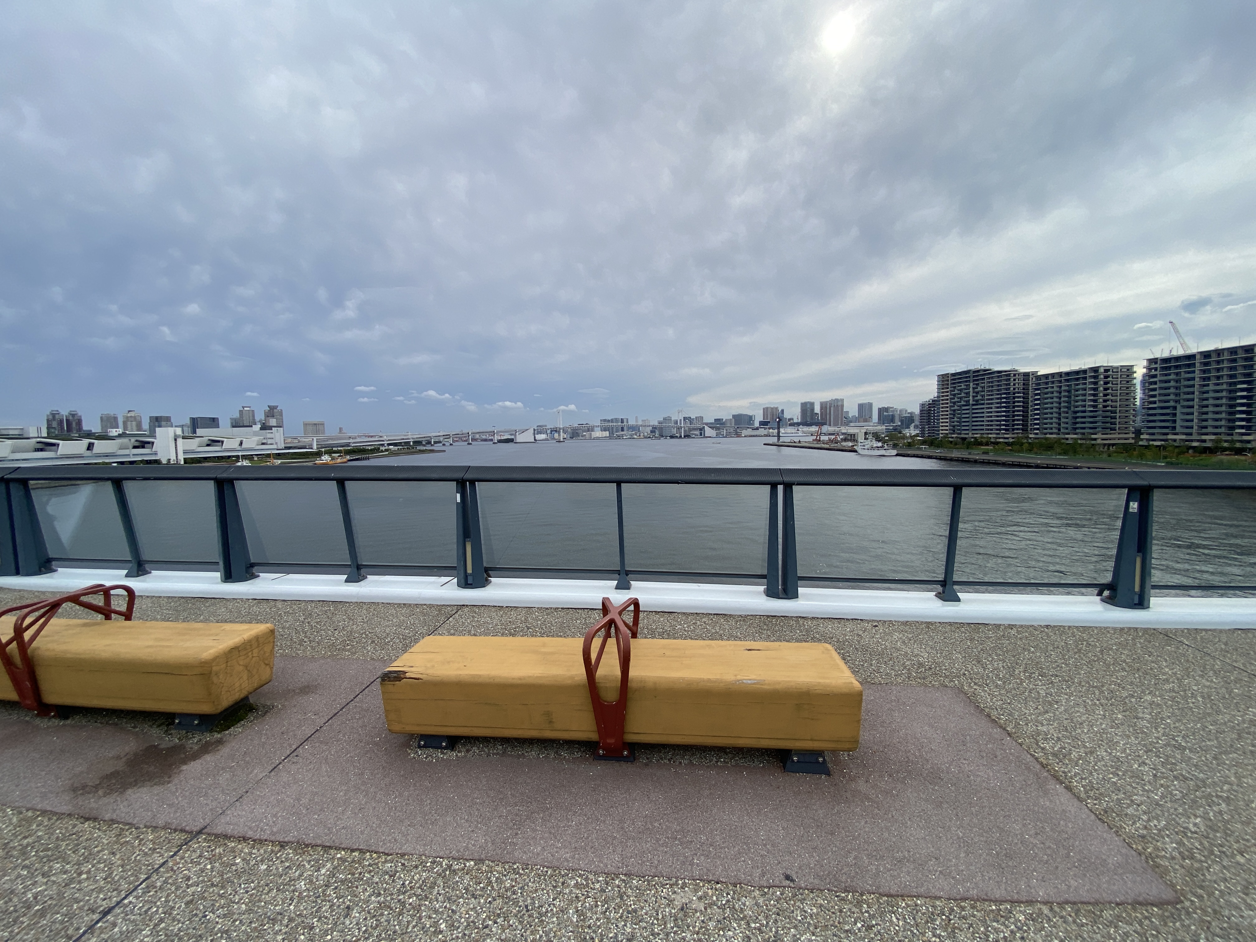 豊洲大橋 ベンチ