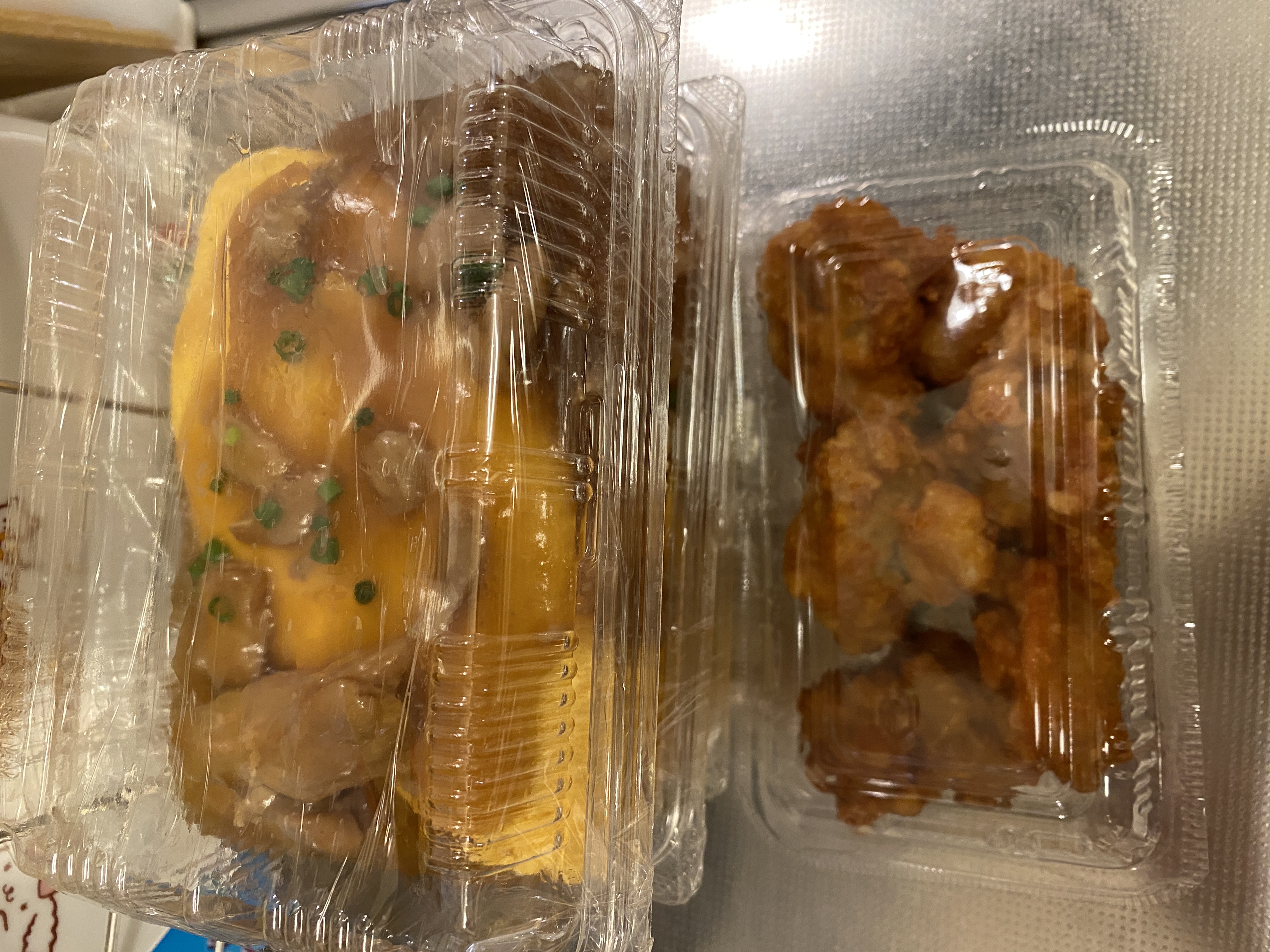 和風あんかけ オムライスの上と鶏唐揚げ