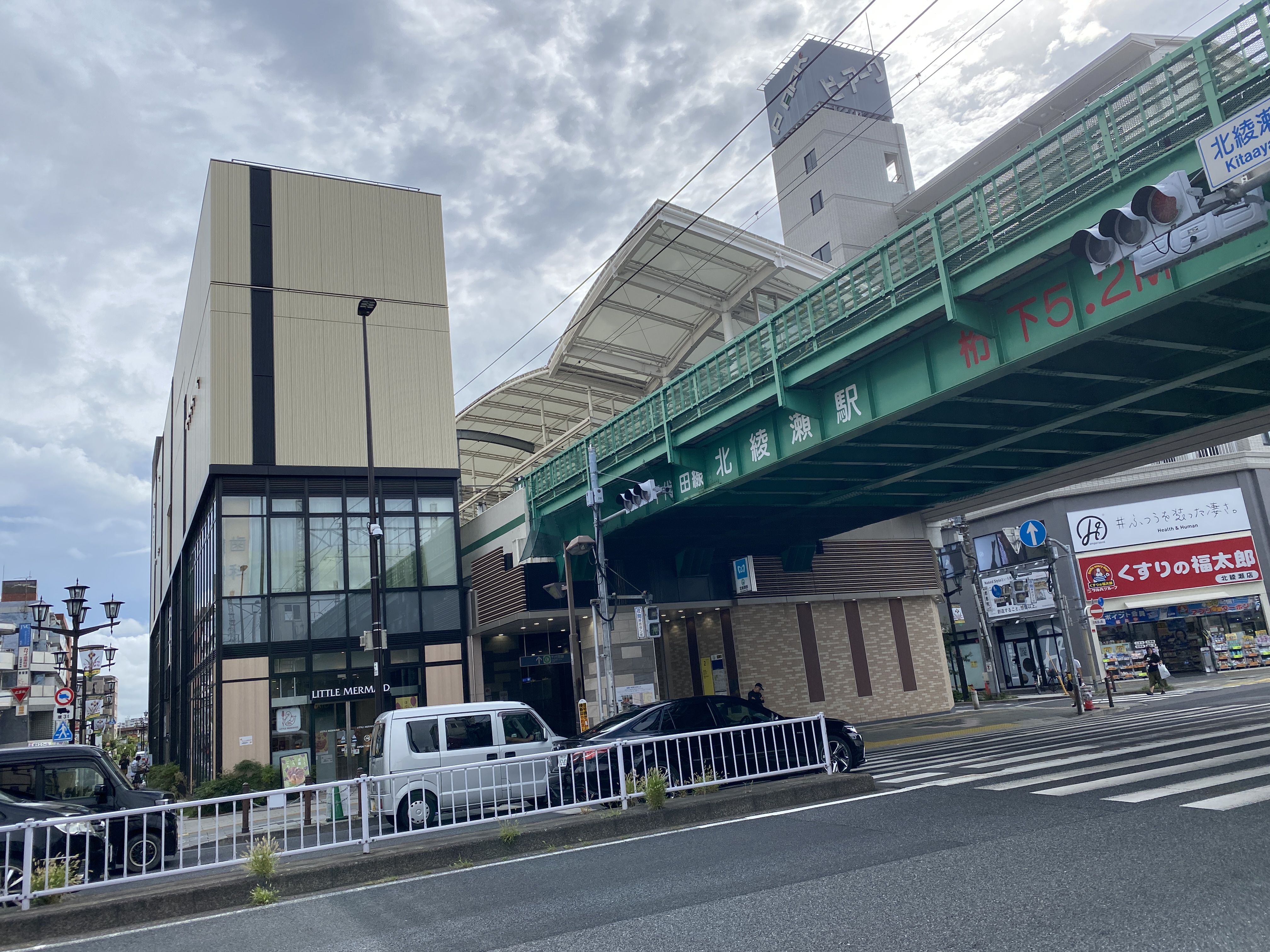 北綾瀬駅前