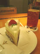 苺のショートケーキと紅茶