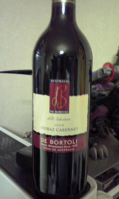 オーストラリアの赤ワイン「DE BORTOLI SHIRAZ CABERNET 2008（デ・ボルトリ シラーズ カベルネ）」