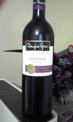 南アフリカの赤ワイン「Douglas Green Pinotage(ダグラス・グリーン・ピノタージュ)2007」