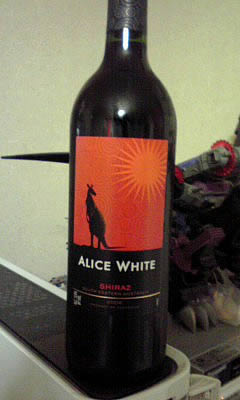 マックスバリュー オーストラリアの赤ワイン「ALICE WHITE Shiraz (アリスホワイト シラーズ)2008」