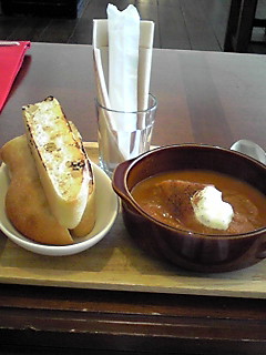 broom＆bloomのクリスマスプレート（ボルシチ風スープと自家製フォッカチャのセット）