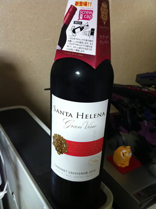 チリの赤ワイン「SANTA HELENA CABERNET SAUVIGNON（サンタ・ヘレナ・グラン・ヴィーノ・カベルネ・ソーヴィニヨン）2010」