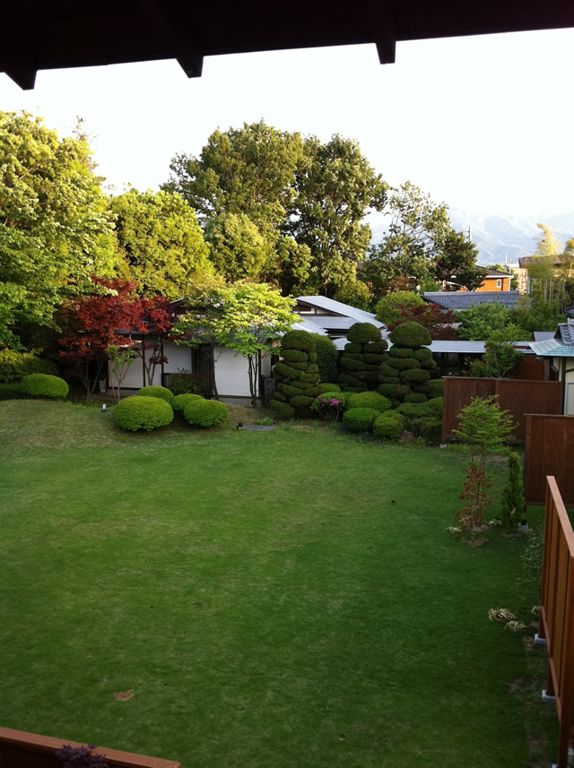 和穣苑 2階部屋からの庭の眺め　2