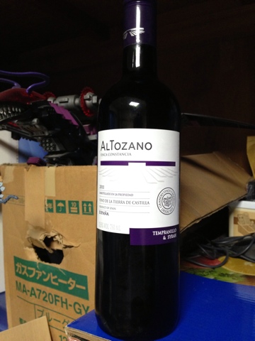 チリの赤ワイン「ALTOZANO TEMPRANILLO & SYRAH（アルトザーノ テンプラニーリョ&シラーズ）2011」