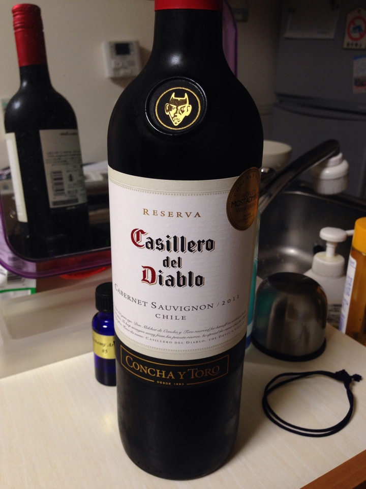 チリの赤ワイン「Casillero del Diablo Cabernet Sauvignon（カッシェロ・デル・ディアブロ カベルネ・ソーヴィニヨン）2011」