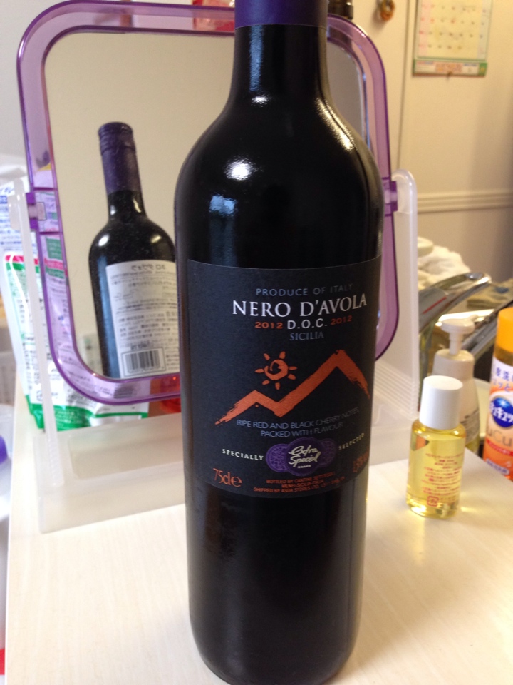 イタリアの赤ワイン「ASDA Extra Specail NERO D'AVOLA（アズダ エクストラスペシャル ネロ ダヴォラ）2012」