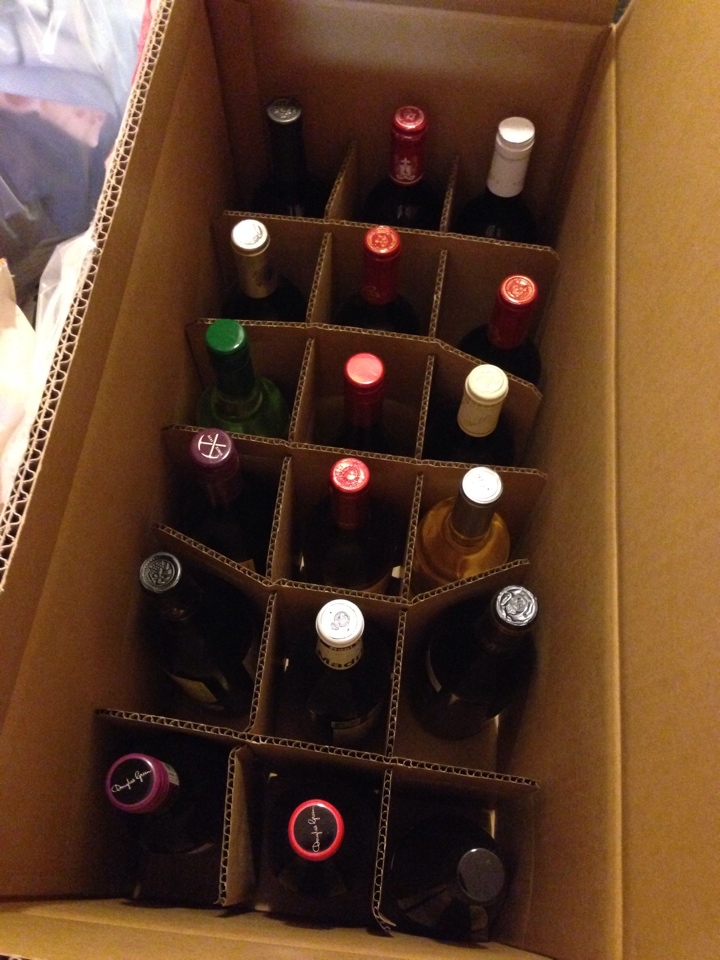 ベルーナの世界の赤・白・ロゼワインお楽しみ18本セットが届いた