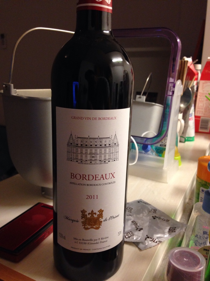 あれ、こっちがフランスの赤ワイン「MAISON RIVIERE SAINT EMITLION 2011」か?