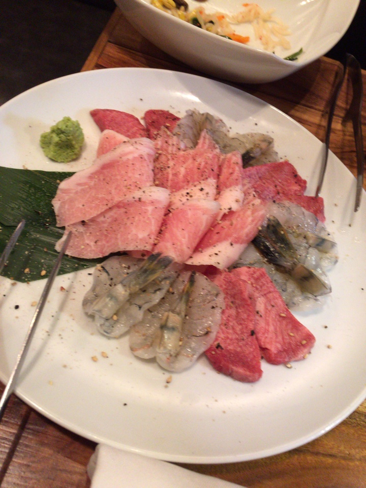 【塩焼】 名物”生”タン塩、トントロ、海老