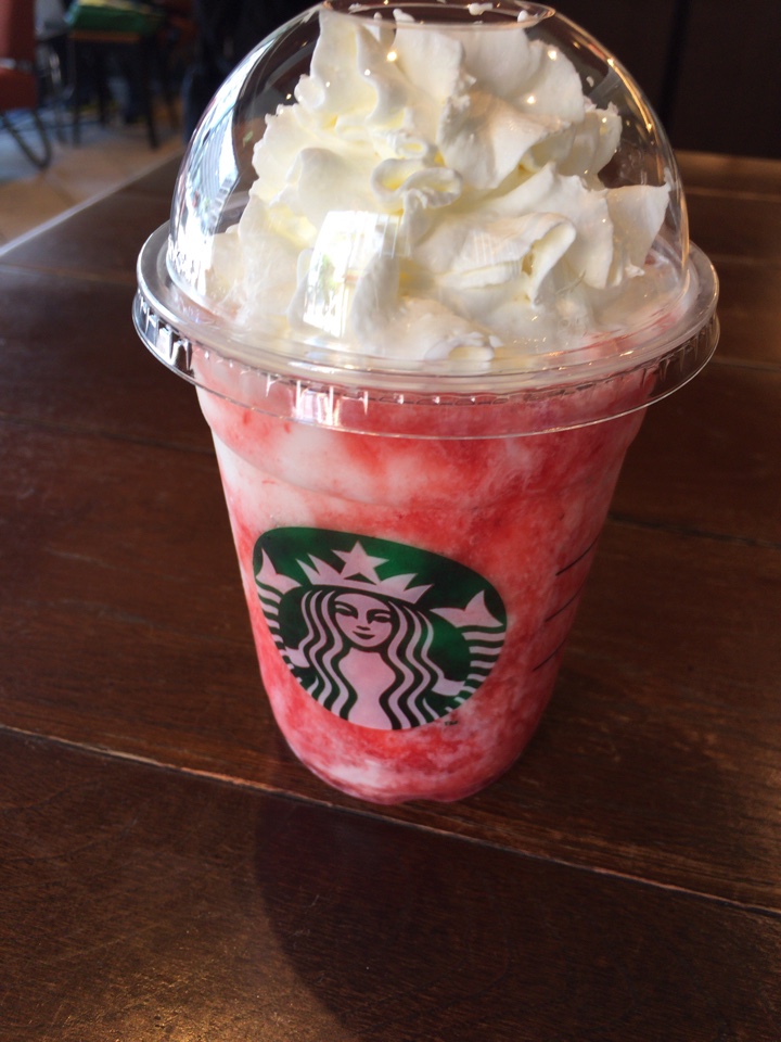 ストロベリークリームフラペチーノ