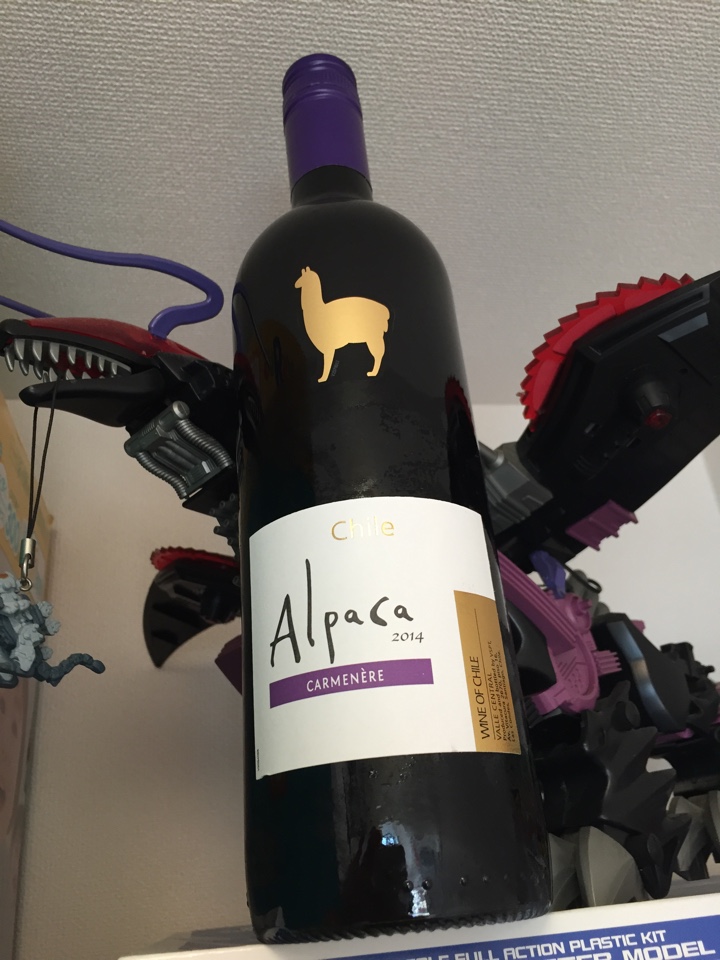 チリの赤ワイン「Alpaca Santa Helena Carmenere 2014（サンタ・ヘレナ アルパカ  カルメネール）2014」