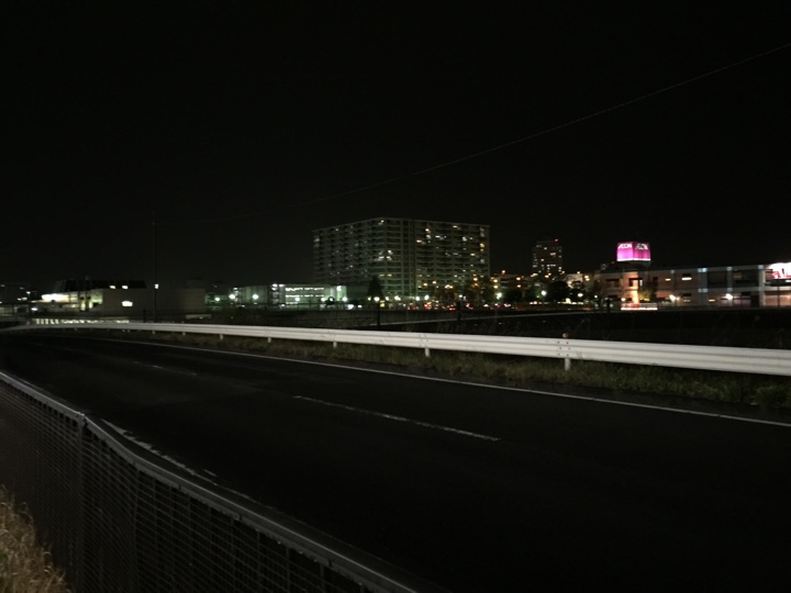 夜の千葉ニュータウン中央駅