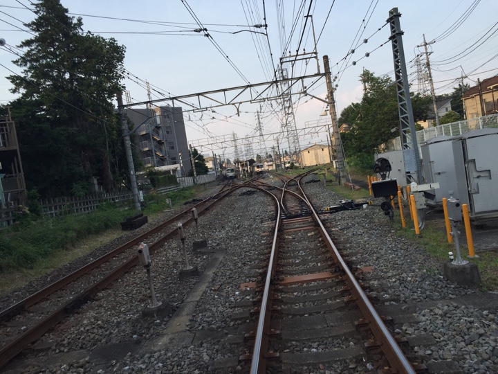 武蔵野台駅から白糸台駅途中の踏切
