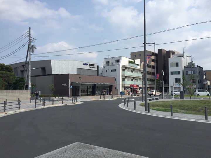 京王線布田駅前
