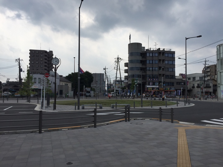 京王線布田駅前