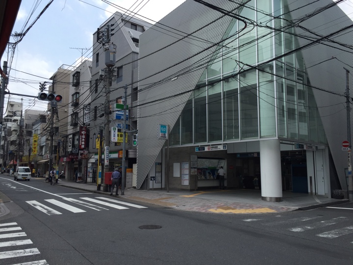 丸ノ内線中野新橋駅前
