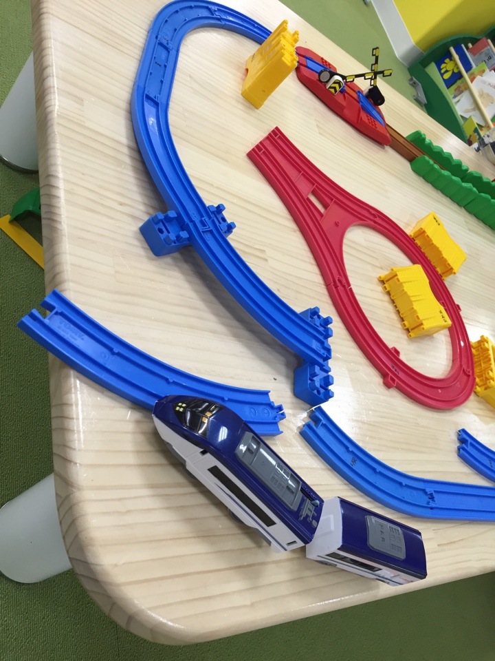 ファンタジーキッズリゾート武蔵村山店プラレール