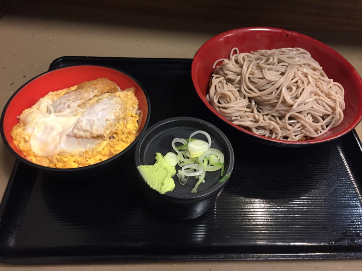 富士そば 大森店でミニかつ丼セット（もりそば）