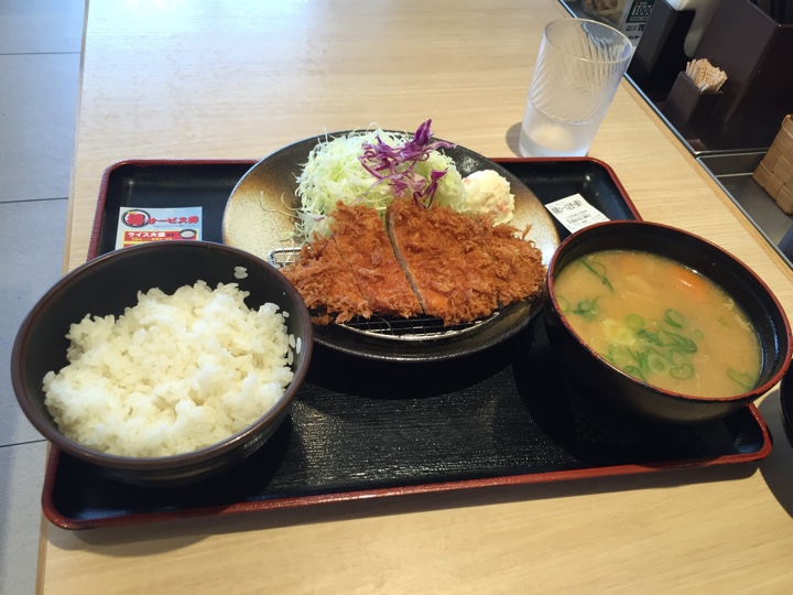 得朝ロースかつ定食