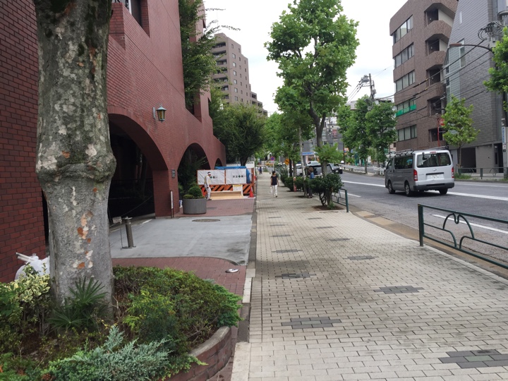 都営浅草線泉岳寺駅前