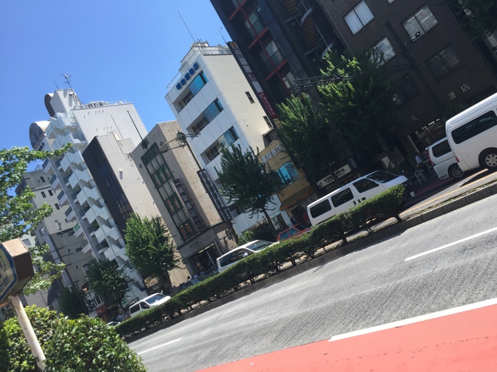 神保町駅前