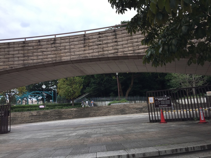 港の見える丘公園入口